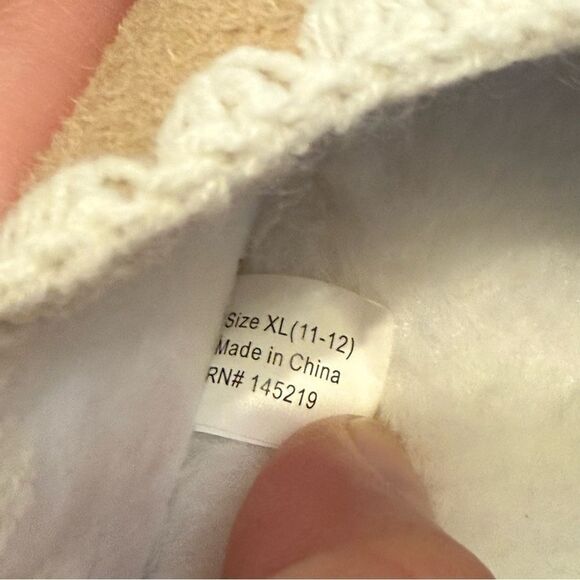 NWOT/NWOB Born Slippers - Women's Size S (5-6) or XL (11-12) - Tan, Faux Suede - Picture 5 of 10